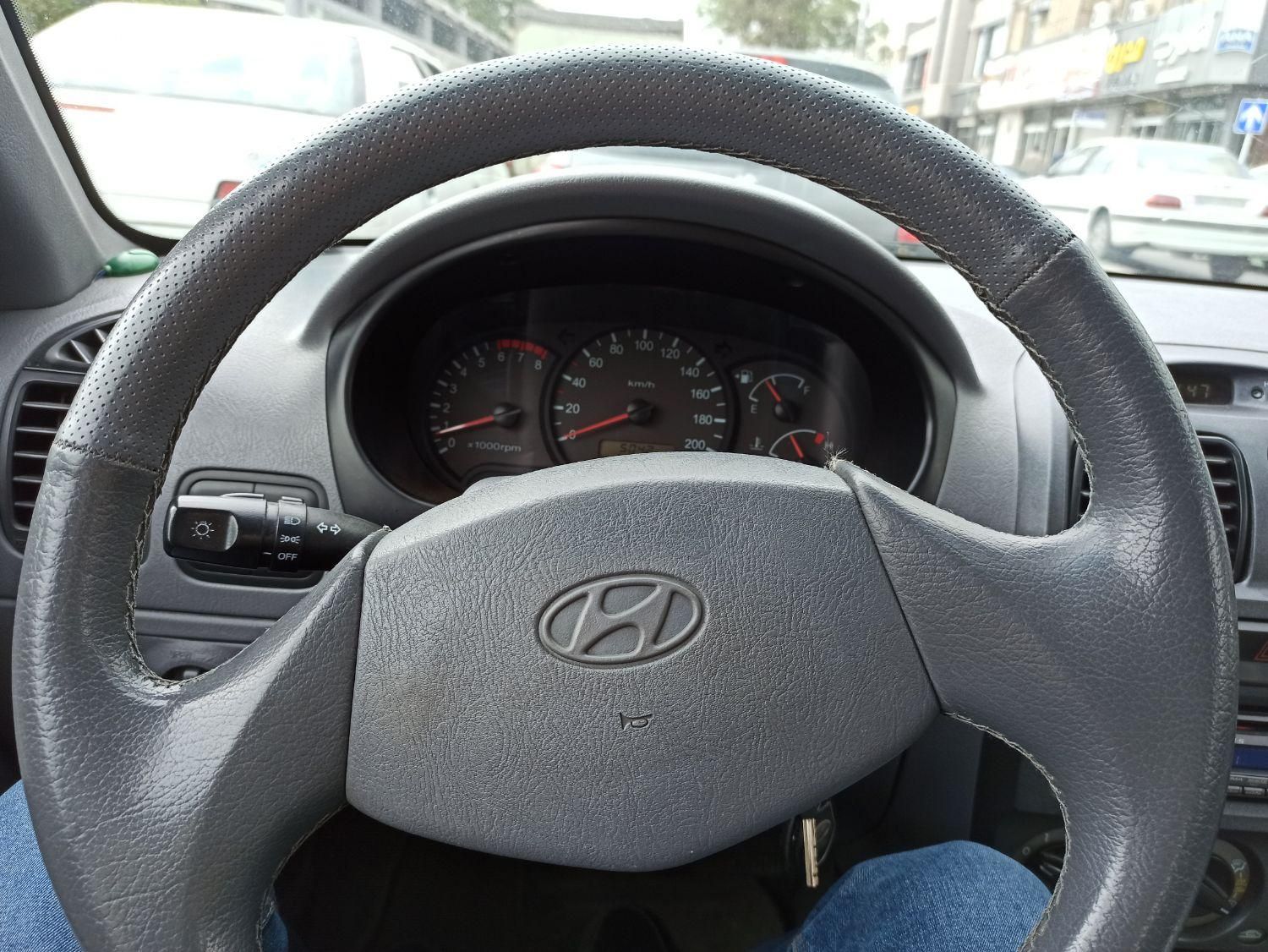 هیوندای ورنا دنده‌ ای - 2005