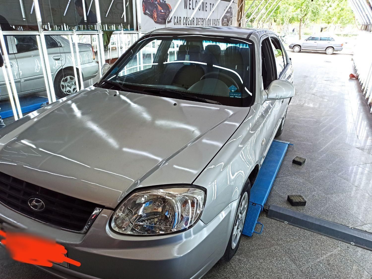 هیوندای ورنا دنده‌ ای - 2005