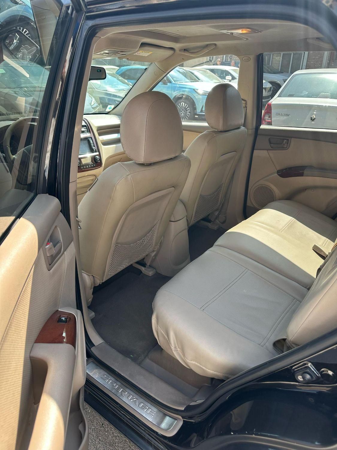 کیا اسپورتیج 6 سیلندر 2700cc - 2010