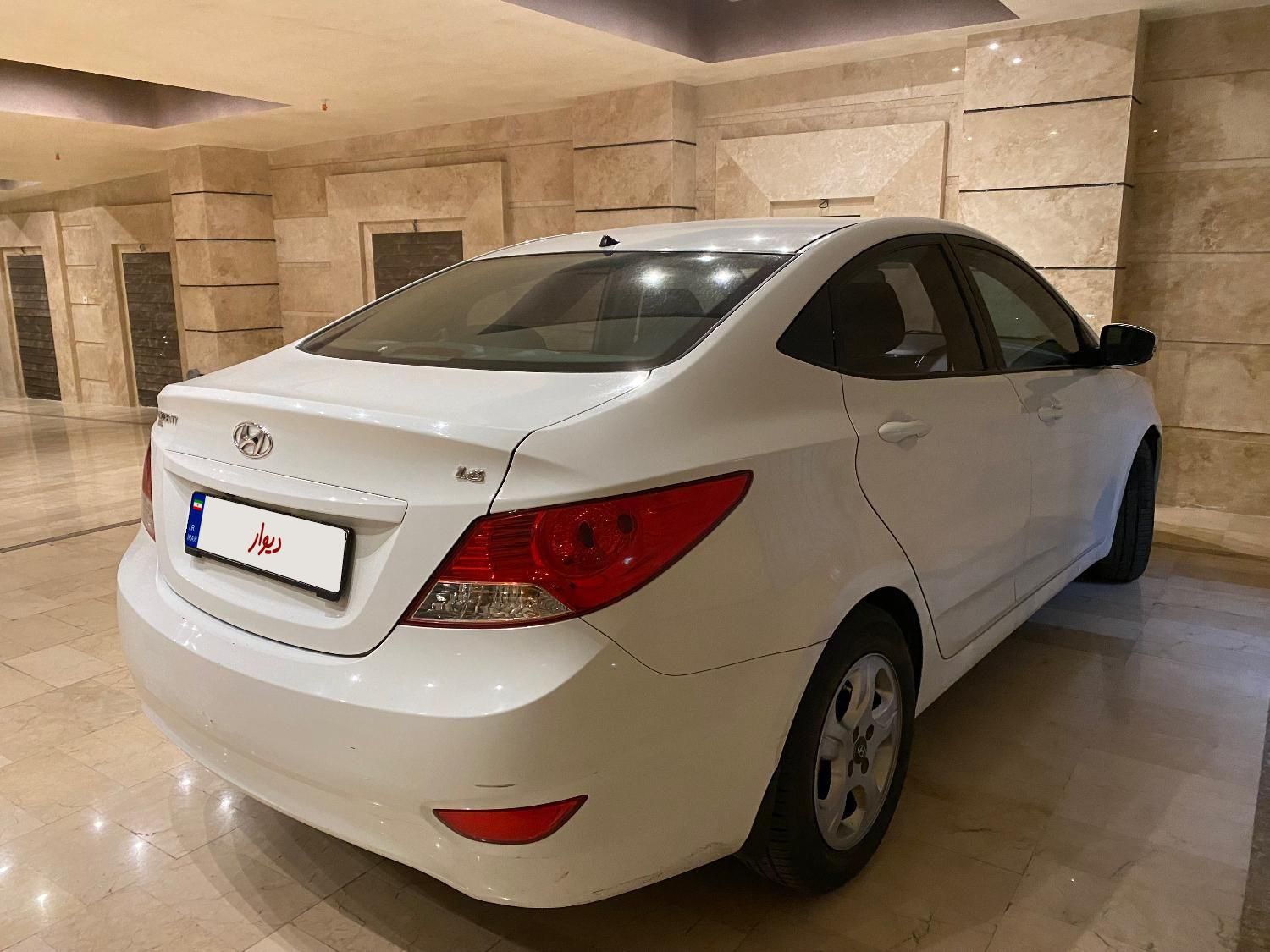 هیوندای اکسنت 1.6 لیتر ساده - 2015