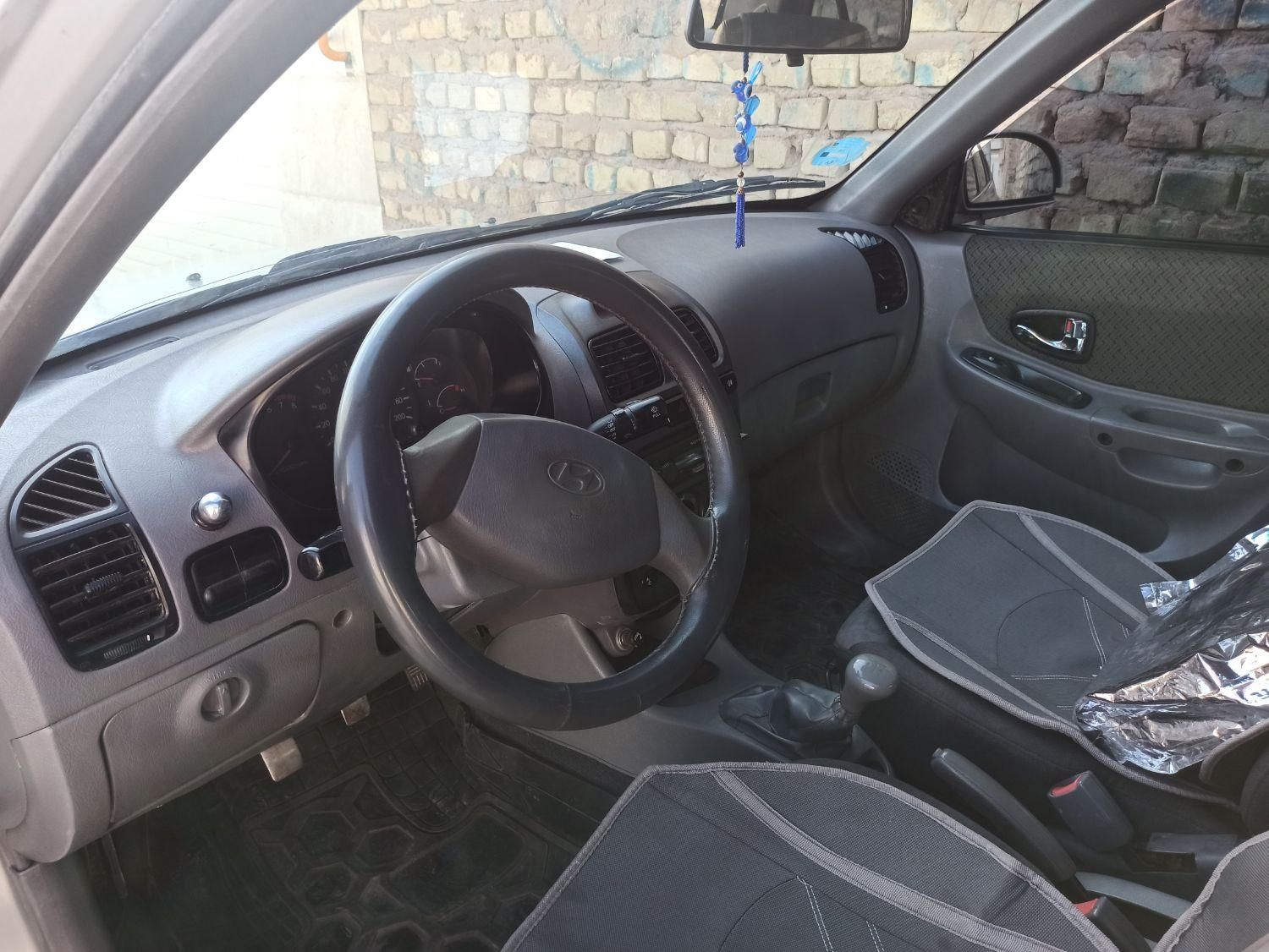 هیوندای ورنا دنده‌ ای - 2006