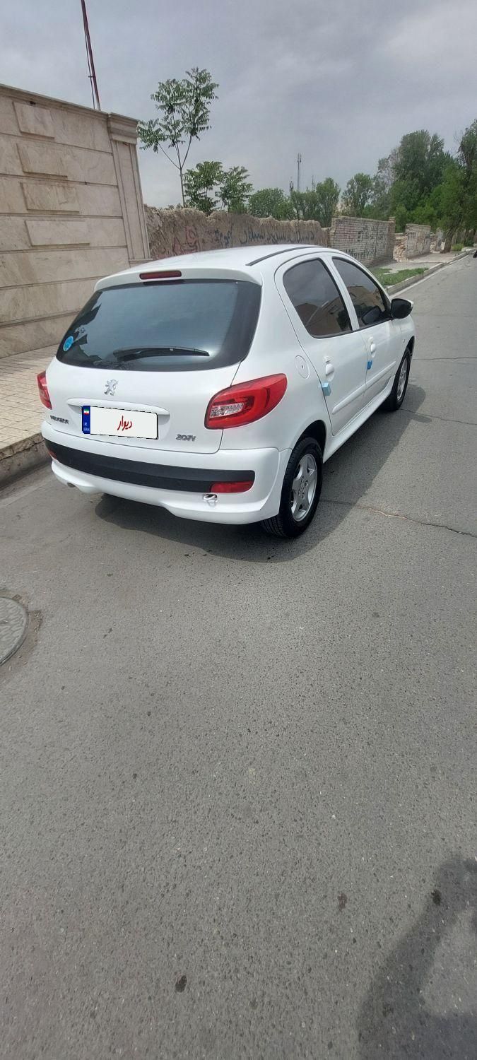 پژو 207 دنده‌ای - 1402