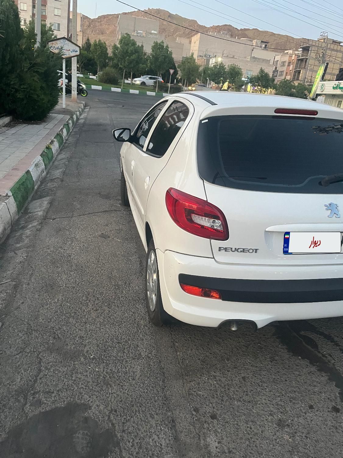 پژو 207 دنده‌ای - 1402