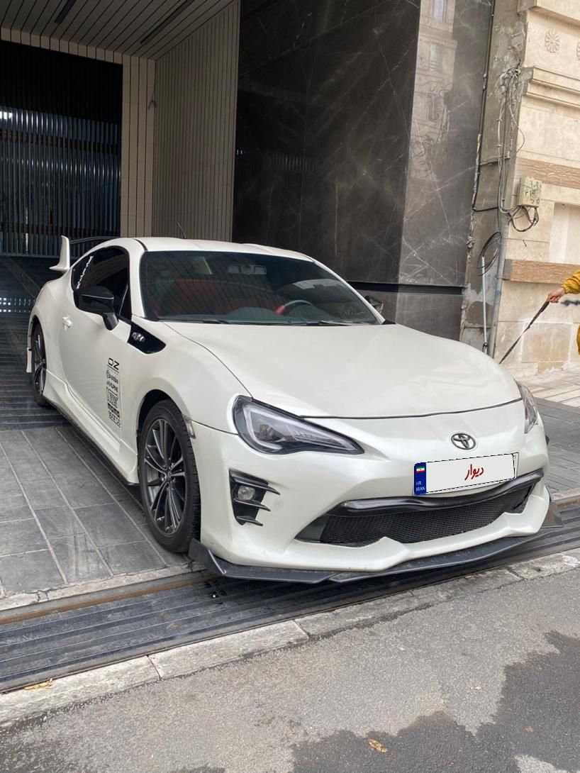 تویوتا GT 86 فول - 2014