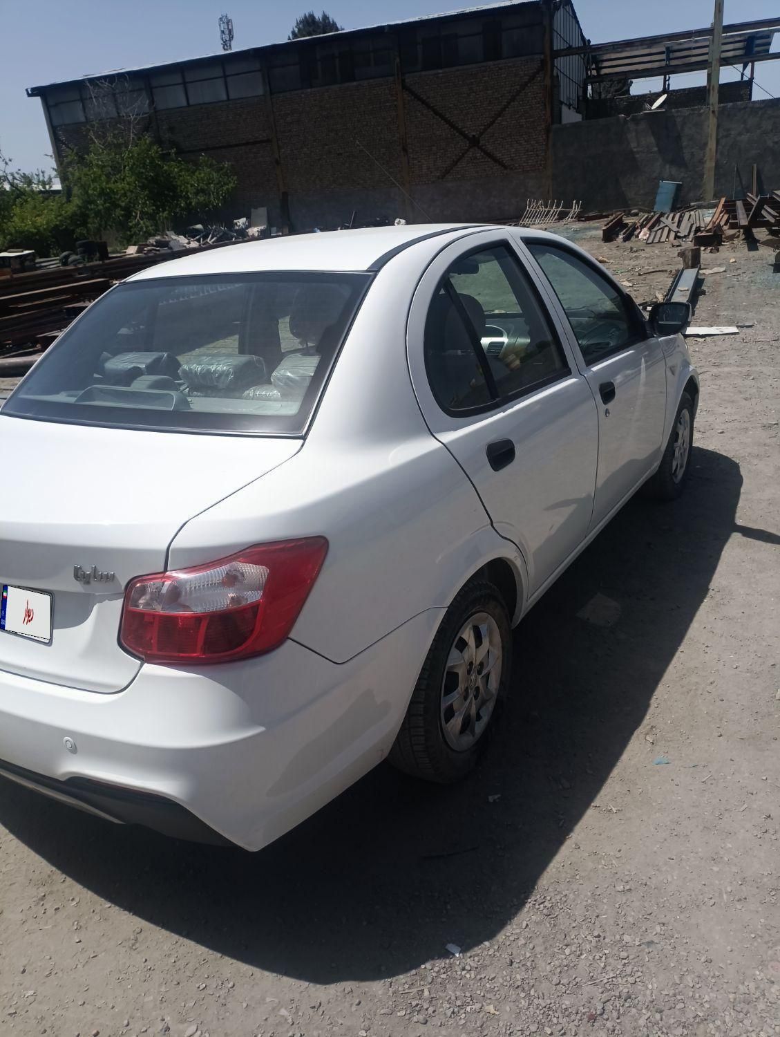 ساینا S دنده ای بنزینی - 1401