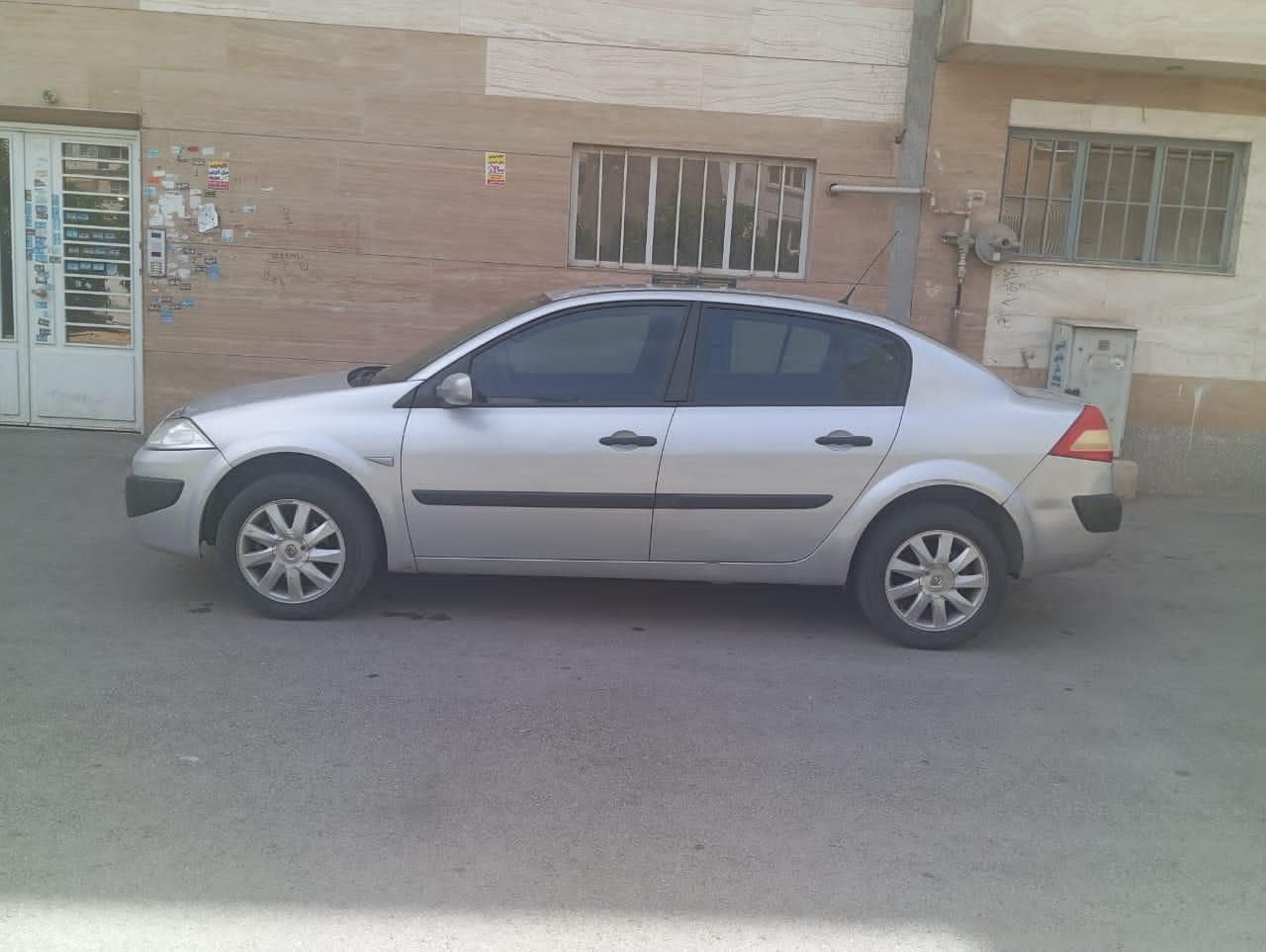 رنو مگان دنده‌ای 1600 - 2008