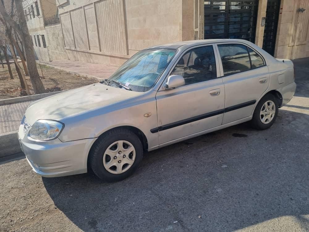 هیوندای ورنا دنده‌ ای - 2004