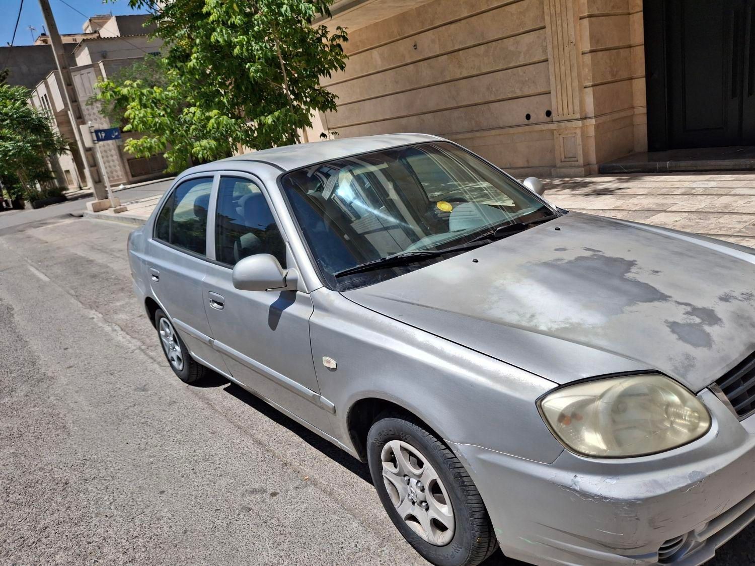هیوندای ورنا دنده‌ ای - 2005