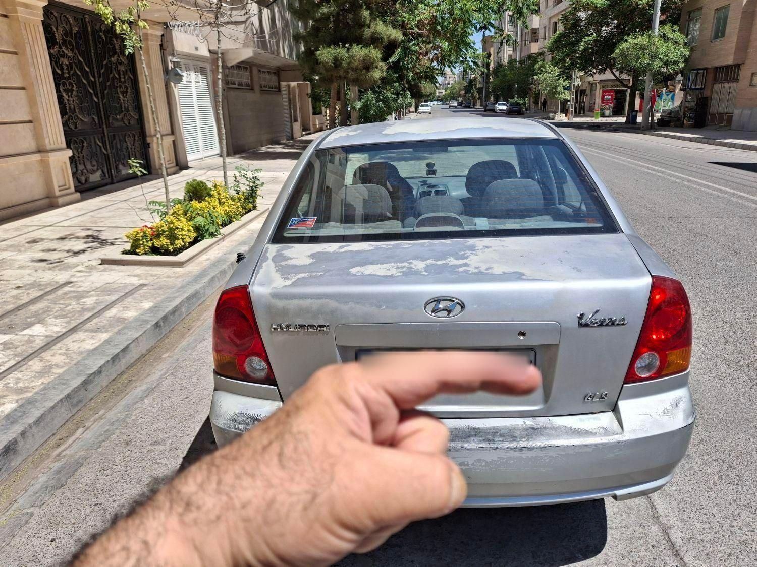 هیوندای ورنا دنده‌ ای - 2005