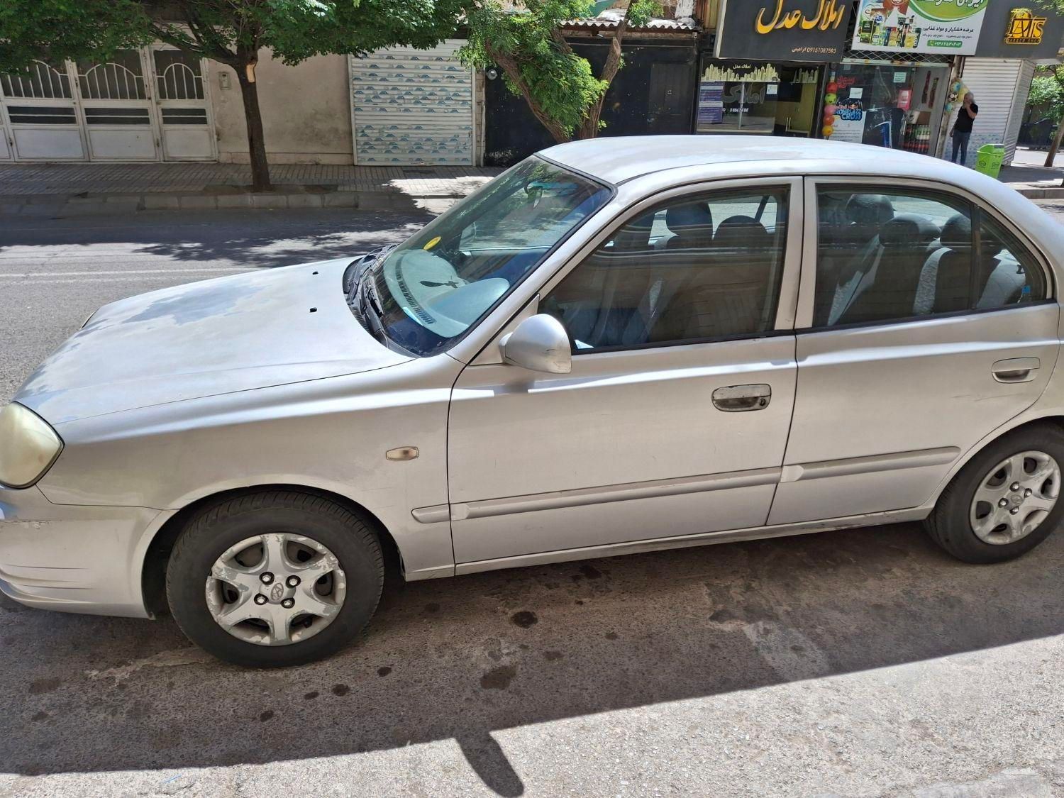 هیوندای ورنا دنده‌ ای - 2005