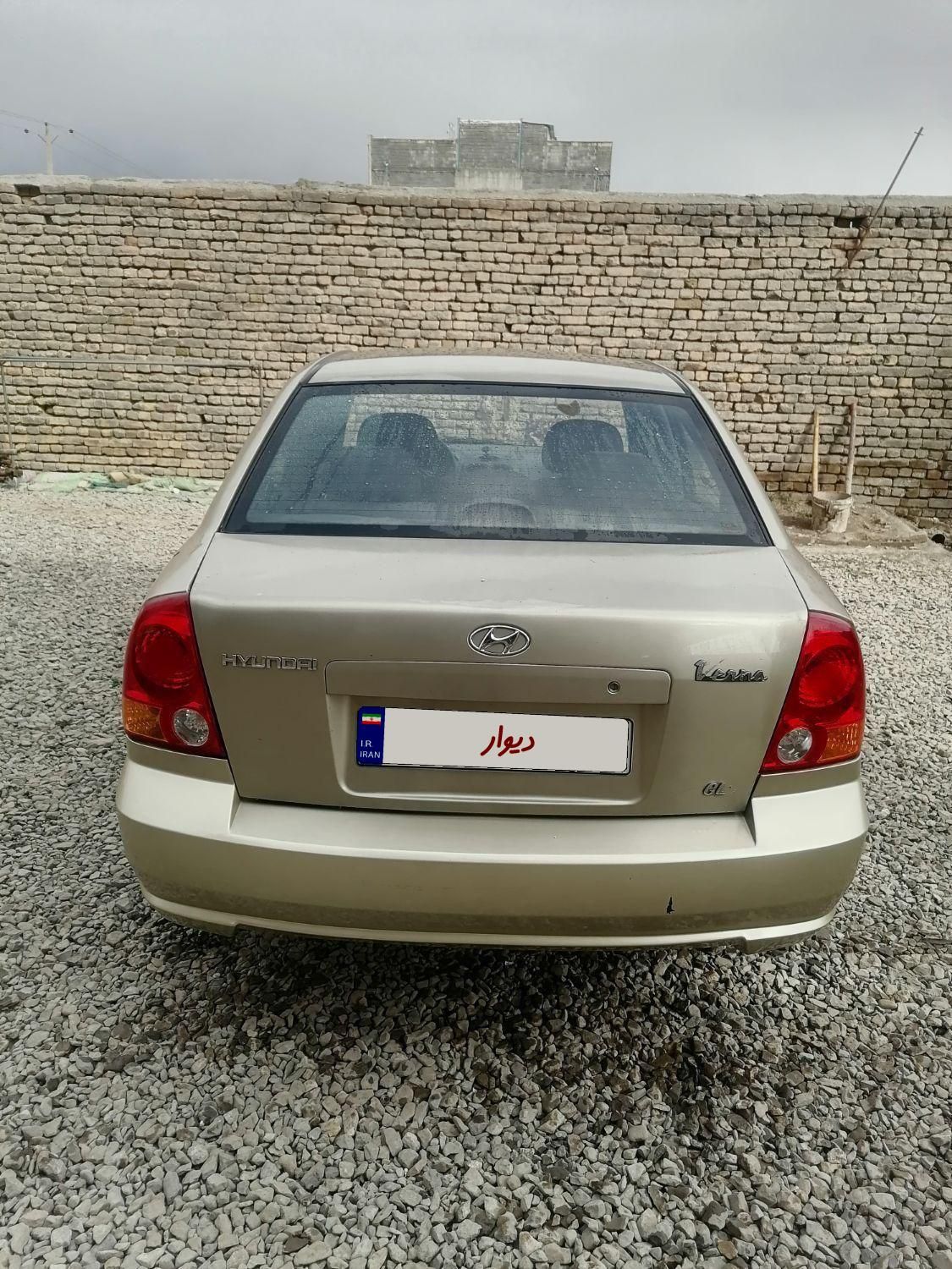 هیوندای ورنا دنده‌ ای - 2004