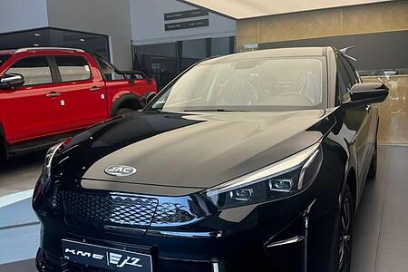 کی ام سی EJ7 142 کیلووات - 2024