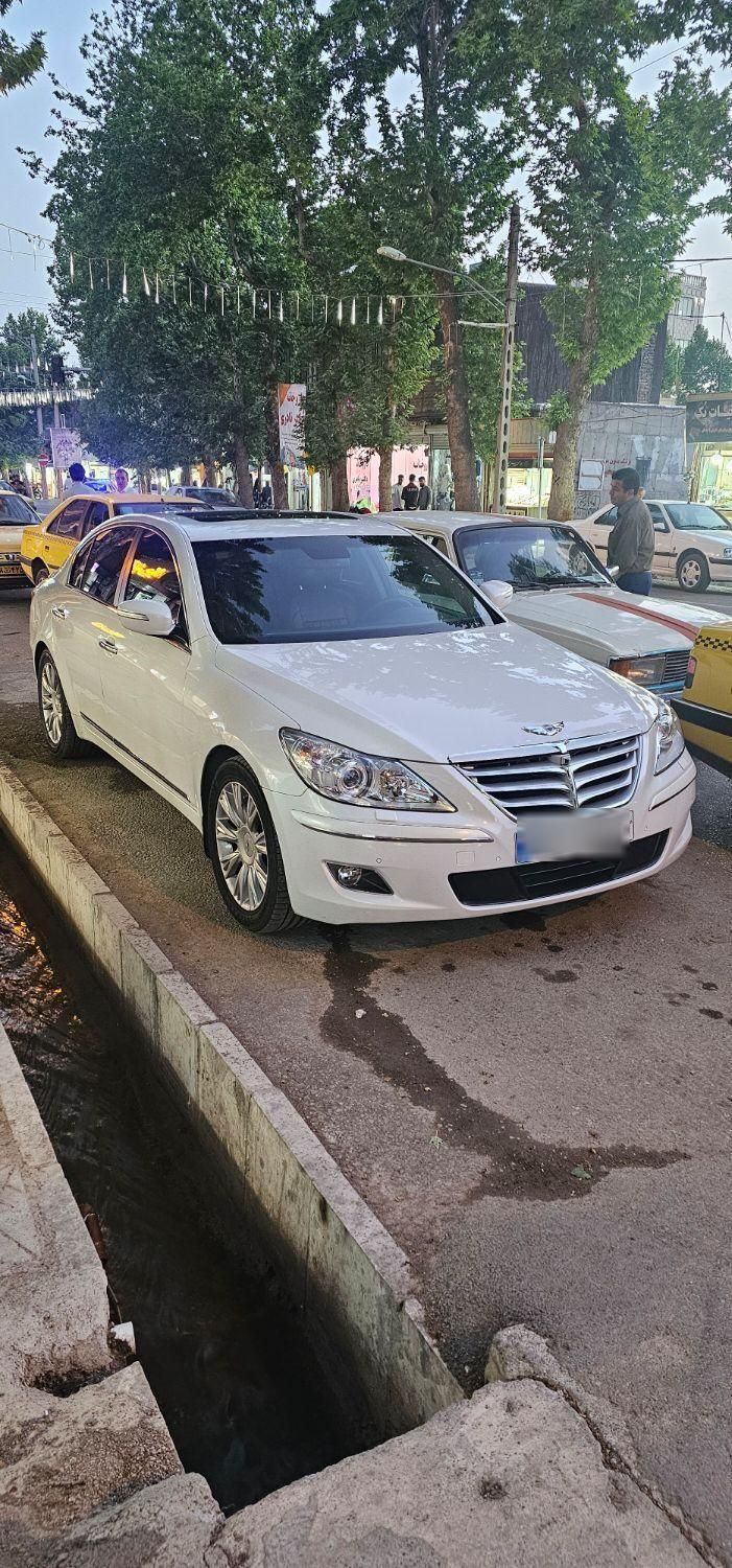هیوندای جنسیس فول - 2011
