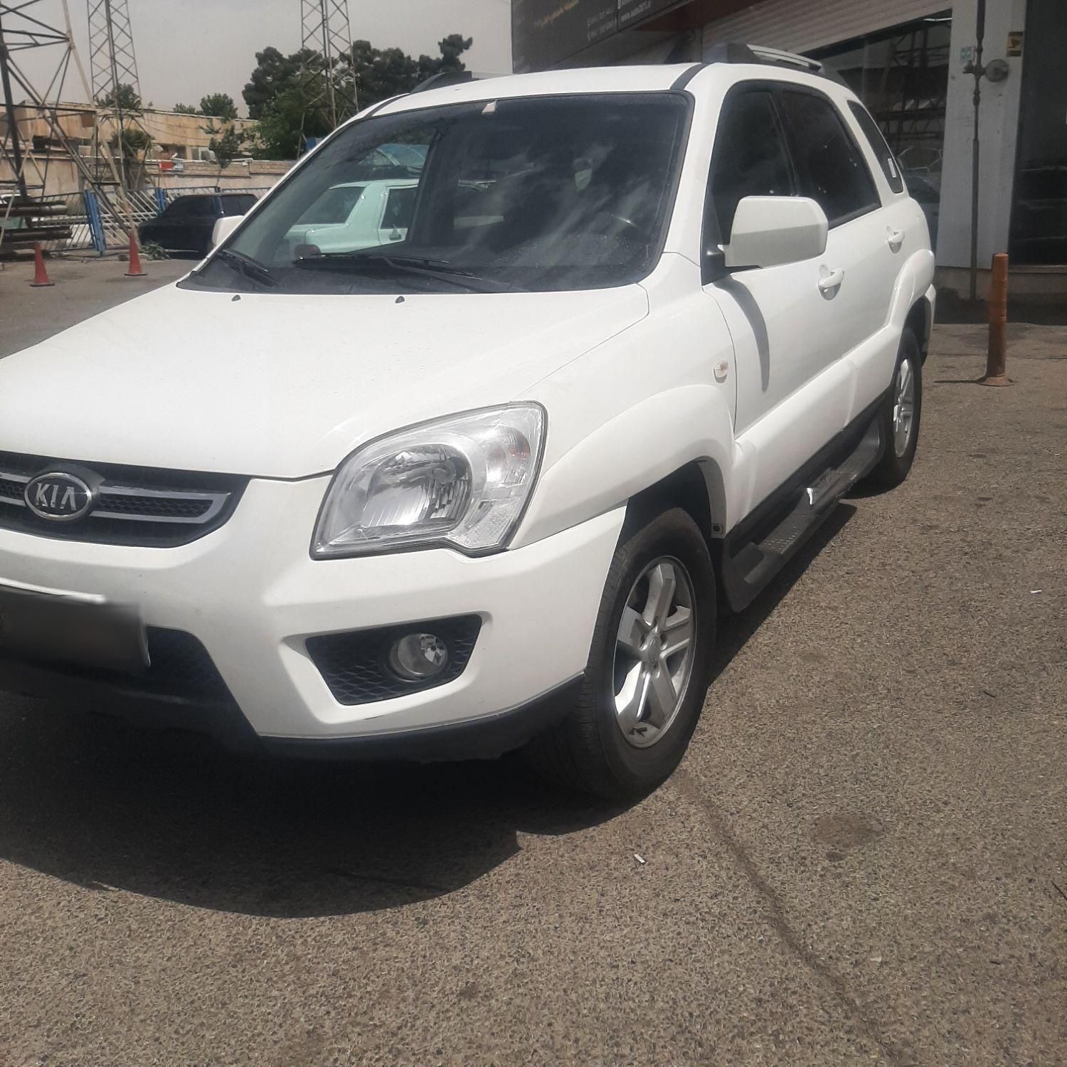 کیا اسپورتیج 6 سیلندر 2700cc - 2010