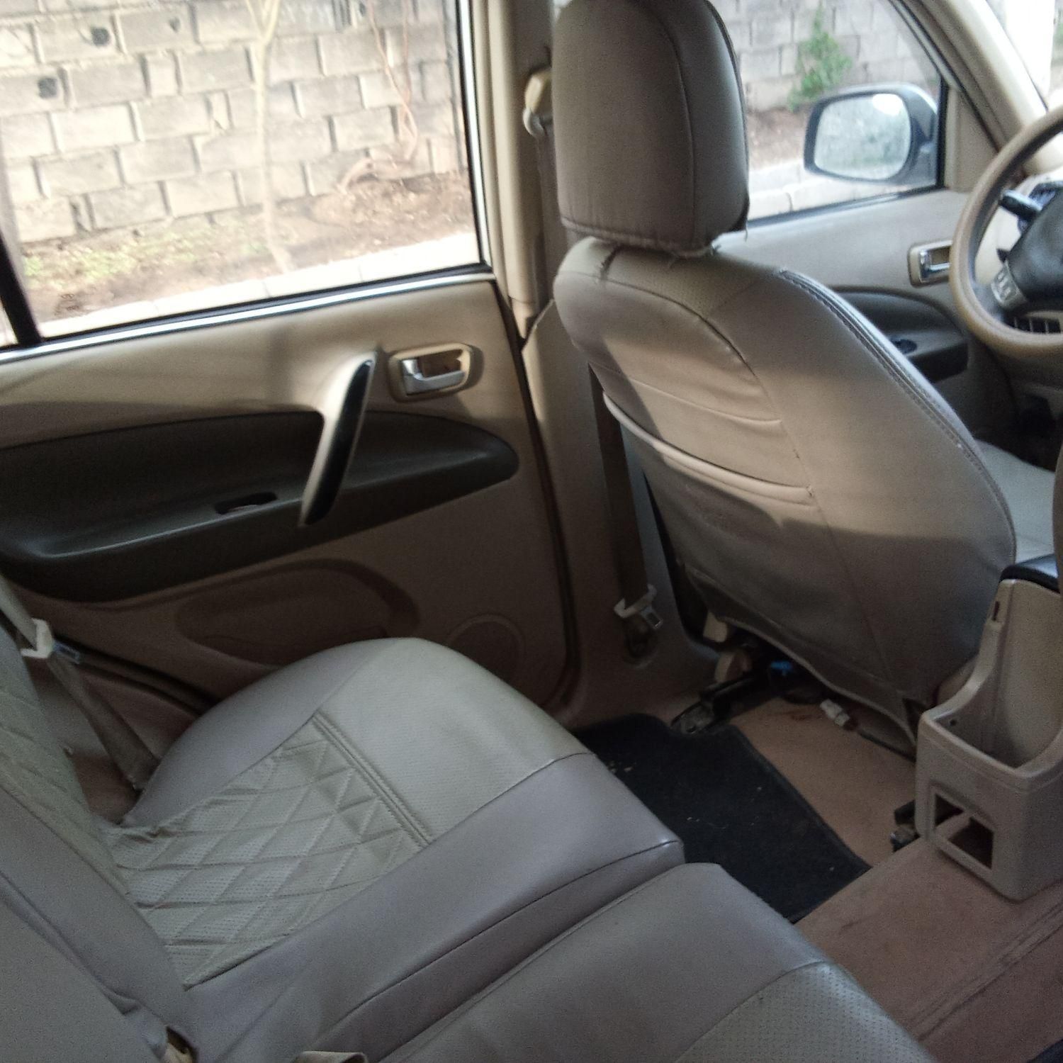 ام وی ام X33 دنده‌ای ساده - 2012
