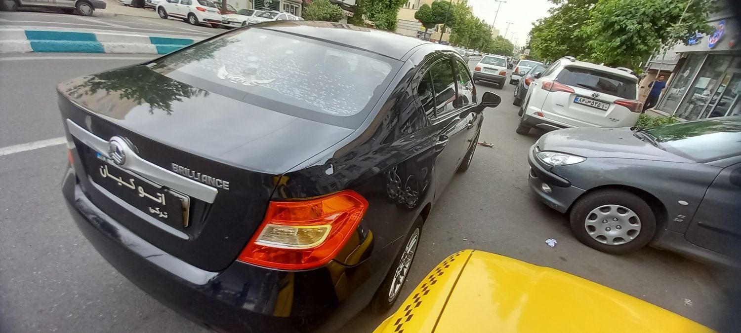 برلیانس H230 دنده‌ای - 2016