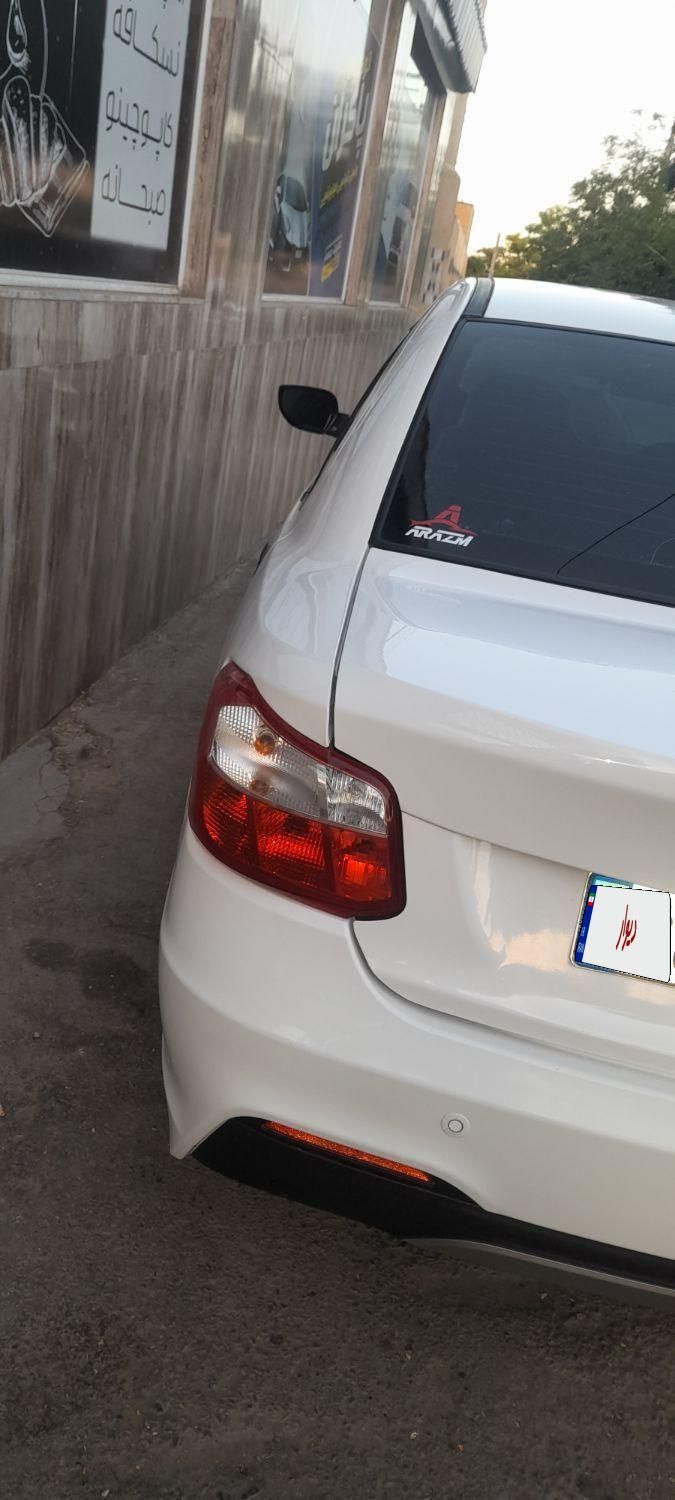 ساینا S دنده ای بنزینی - 1400
