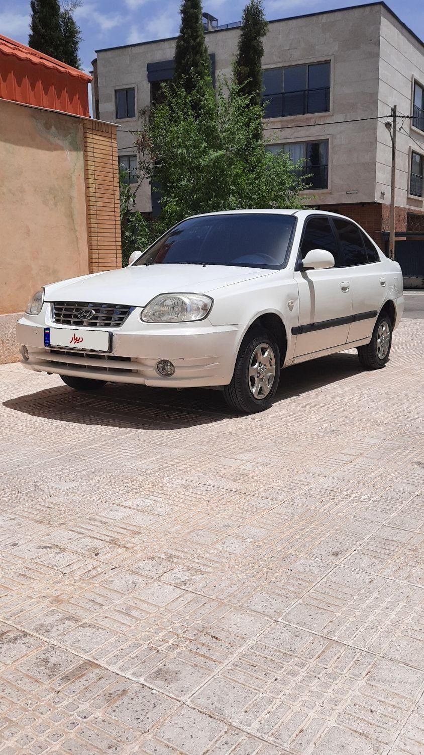 هیوندای ورنا دنده‌ ای - 2008