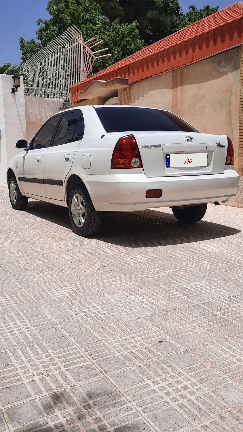 هیوندای ورنا دنده‌ ای - 2008