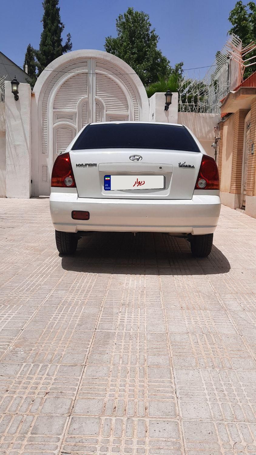 هیوندای ورنا دنده‌ ای - 2008