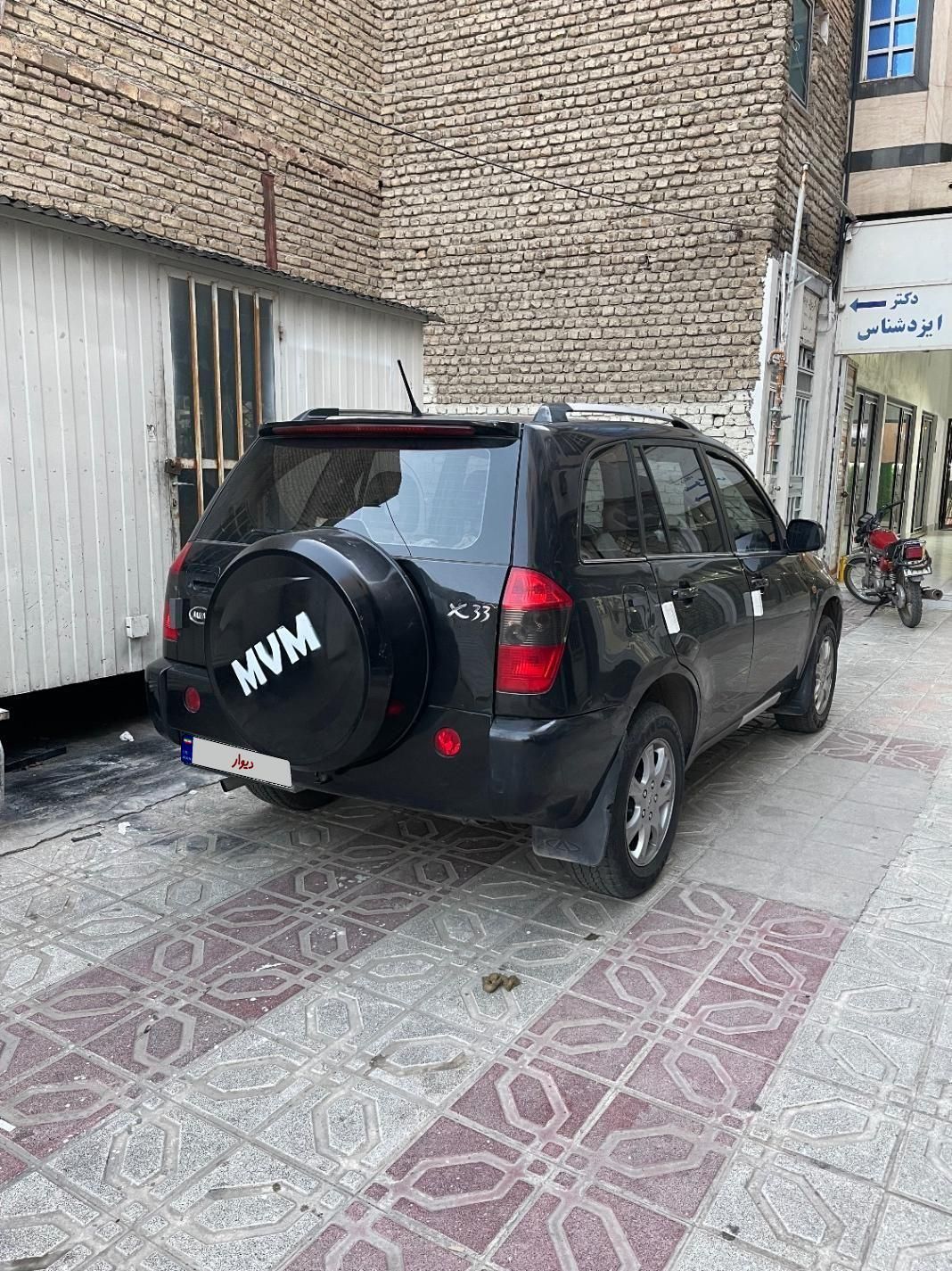 ام وی ام X33 دنده‌ای ساده - 2012