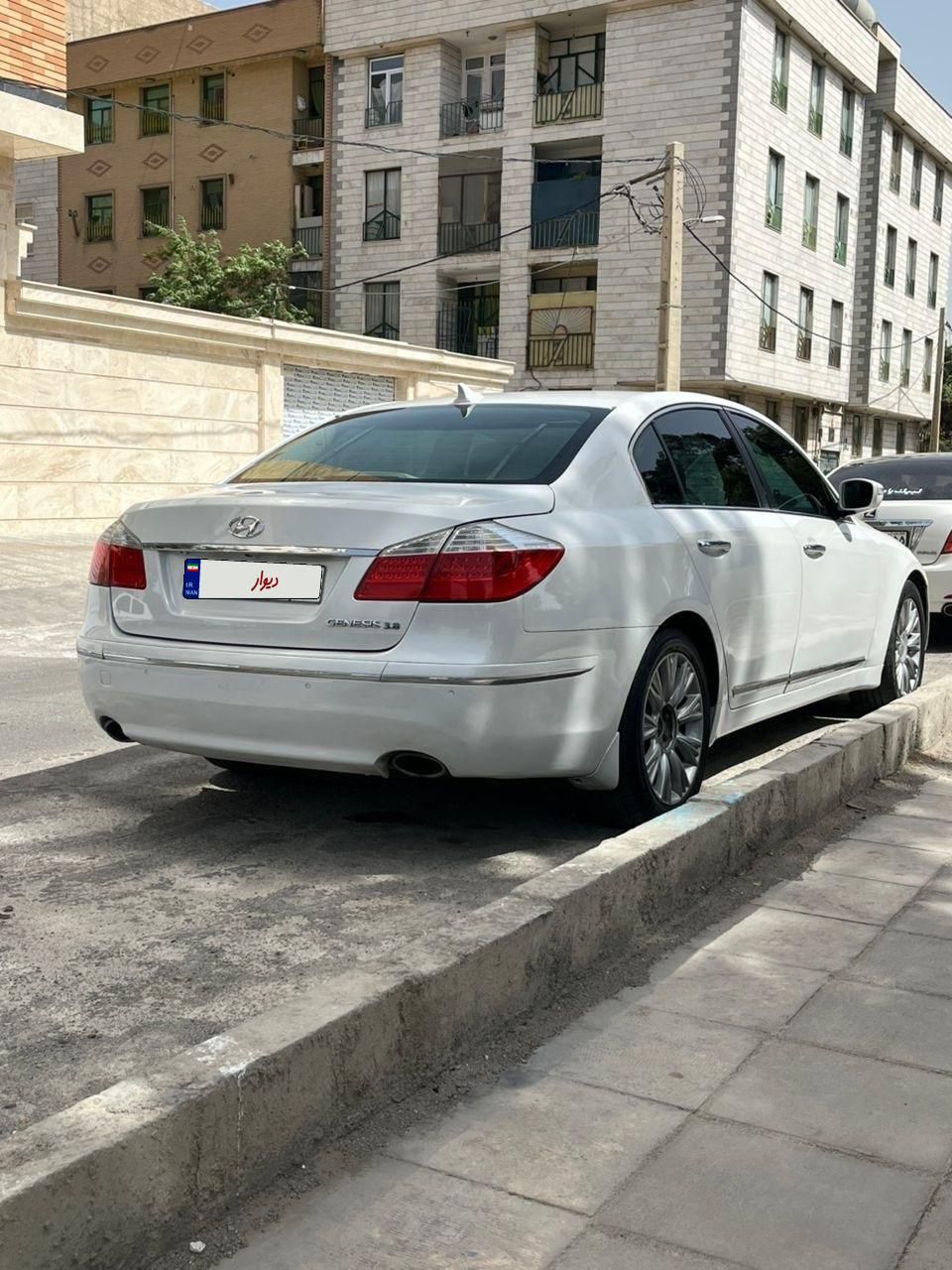 هیوندای جنسیس فول - 2011