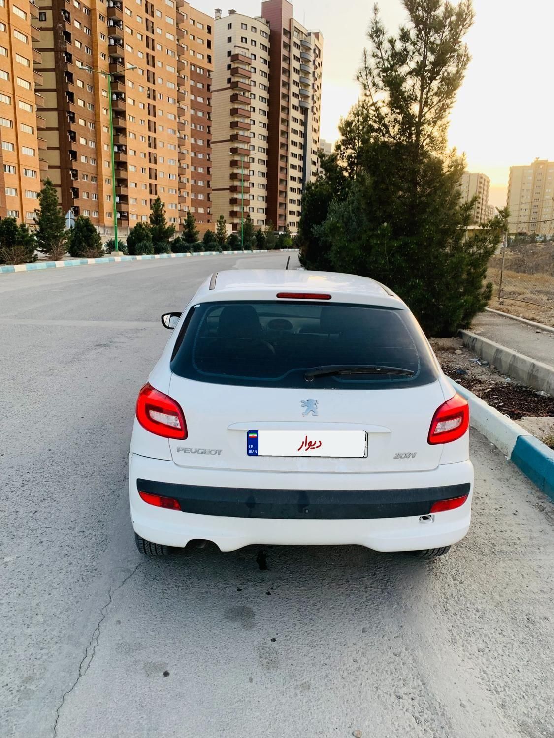 پژو 207 دنده‌ای - 1402