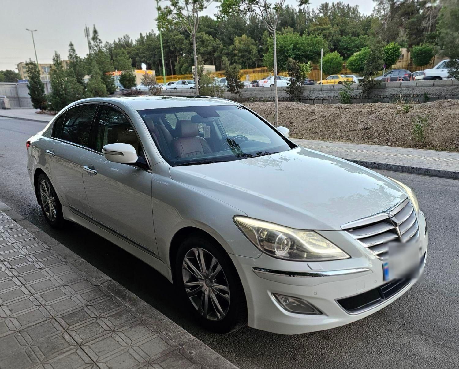هیوندای جنسیس فول - 2013