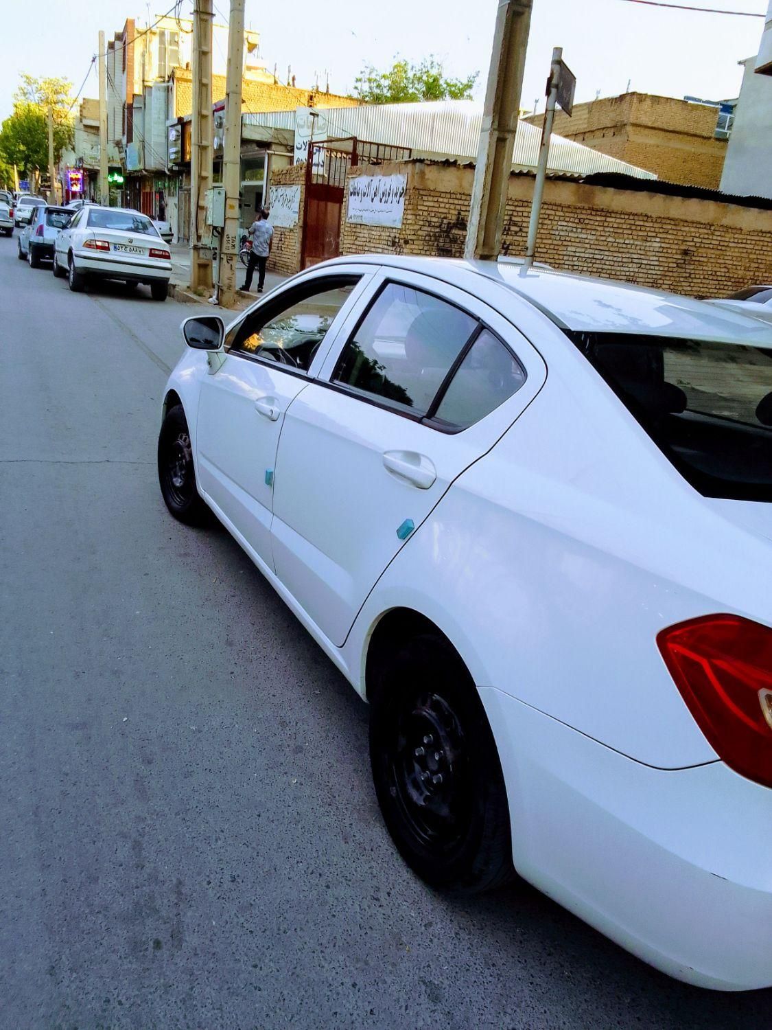 برلیانس H230 دنده‌ای - 2015