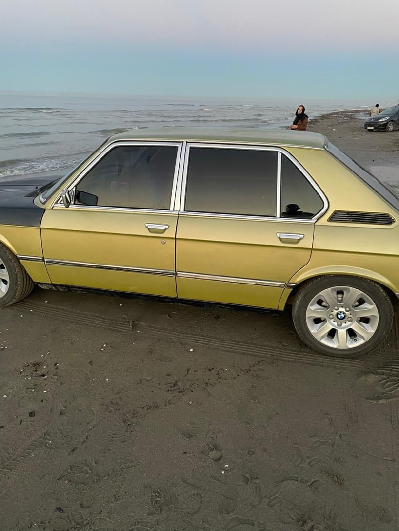 ب ام و سری 5 518i - 1402