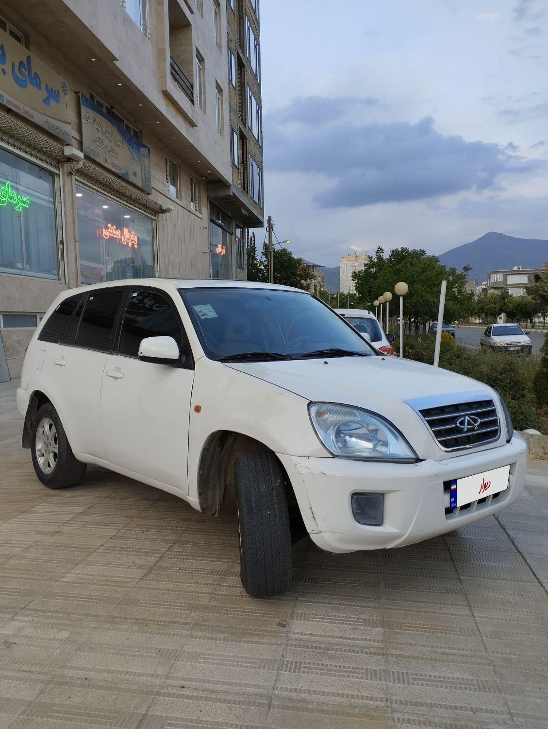 ام وی ام X33 دنده‌ای ساده - 2012