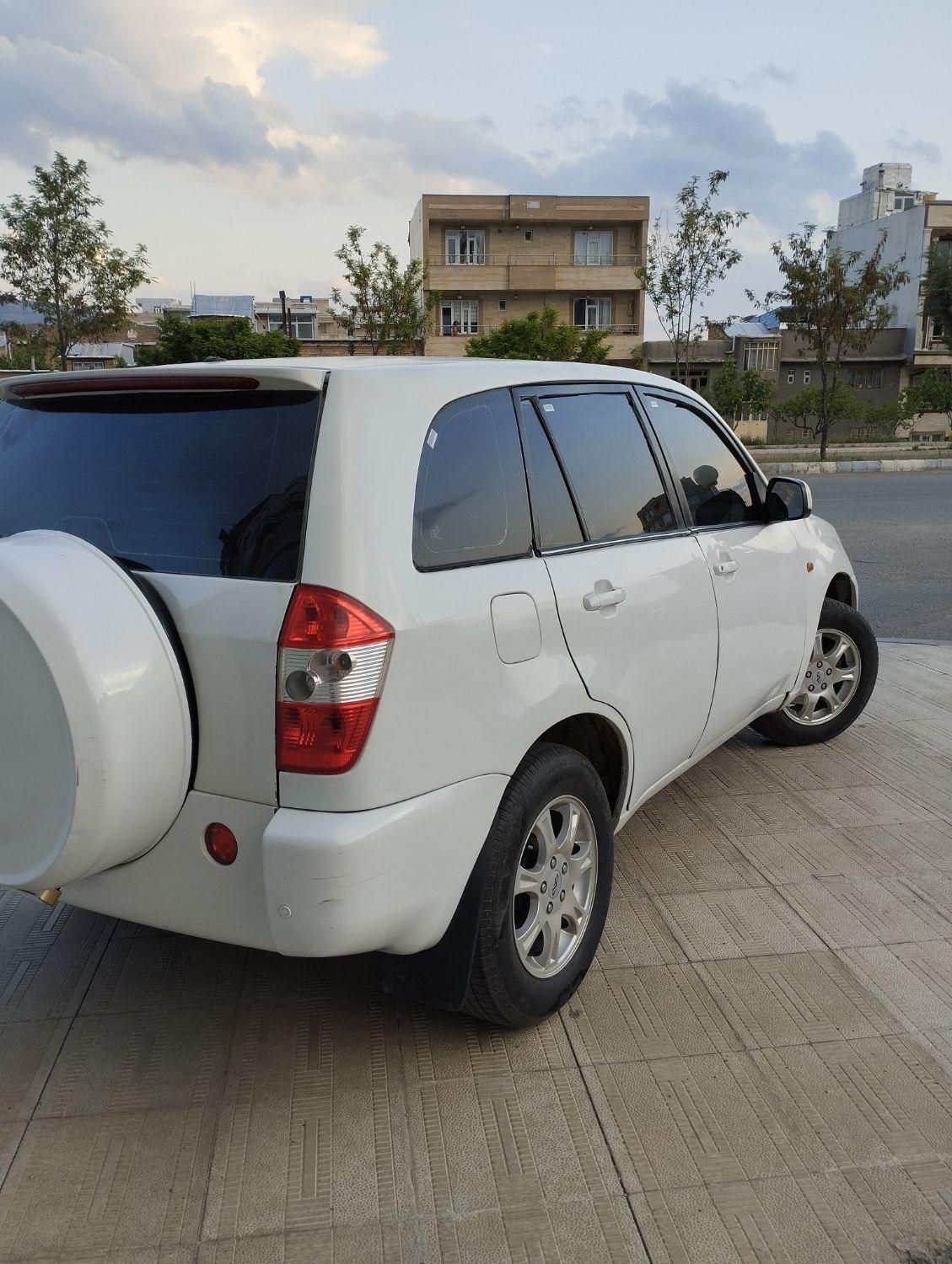 ام وی ام X33 دنده‌ای ساده - 2012