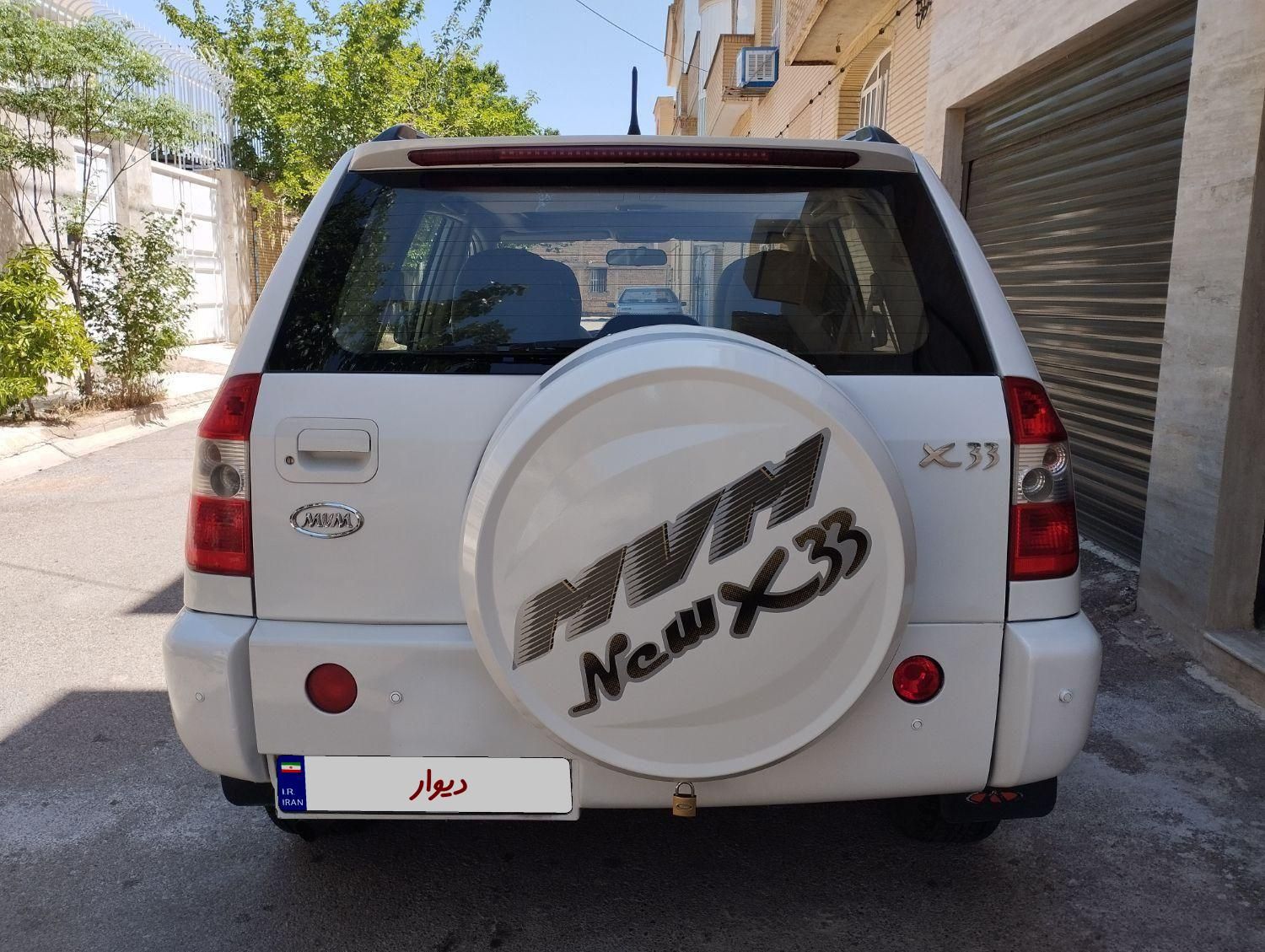 ام وی ام X33 دنده‌ای ساده - 2012