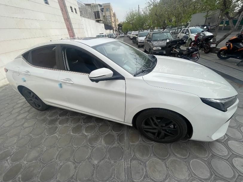 کی ام سی J7 اتوماتیک - 2024
