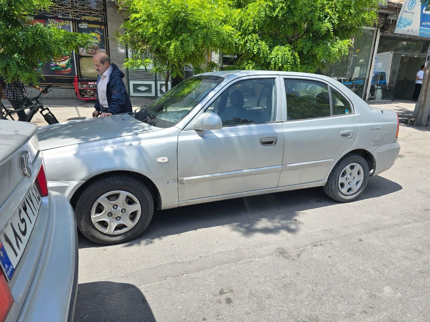 هیوندای ورنا دنده‌ ای - 2005