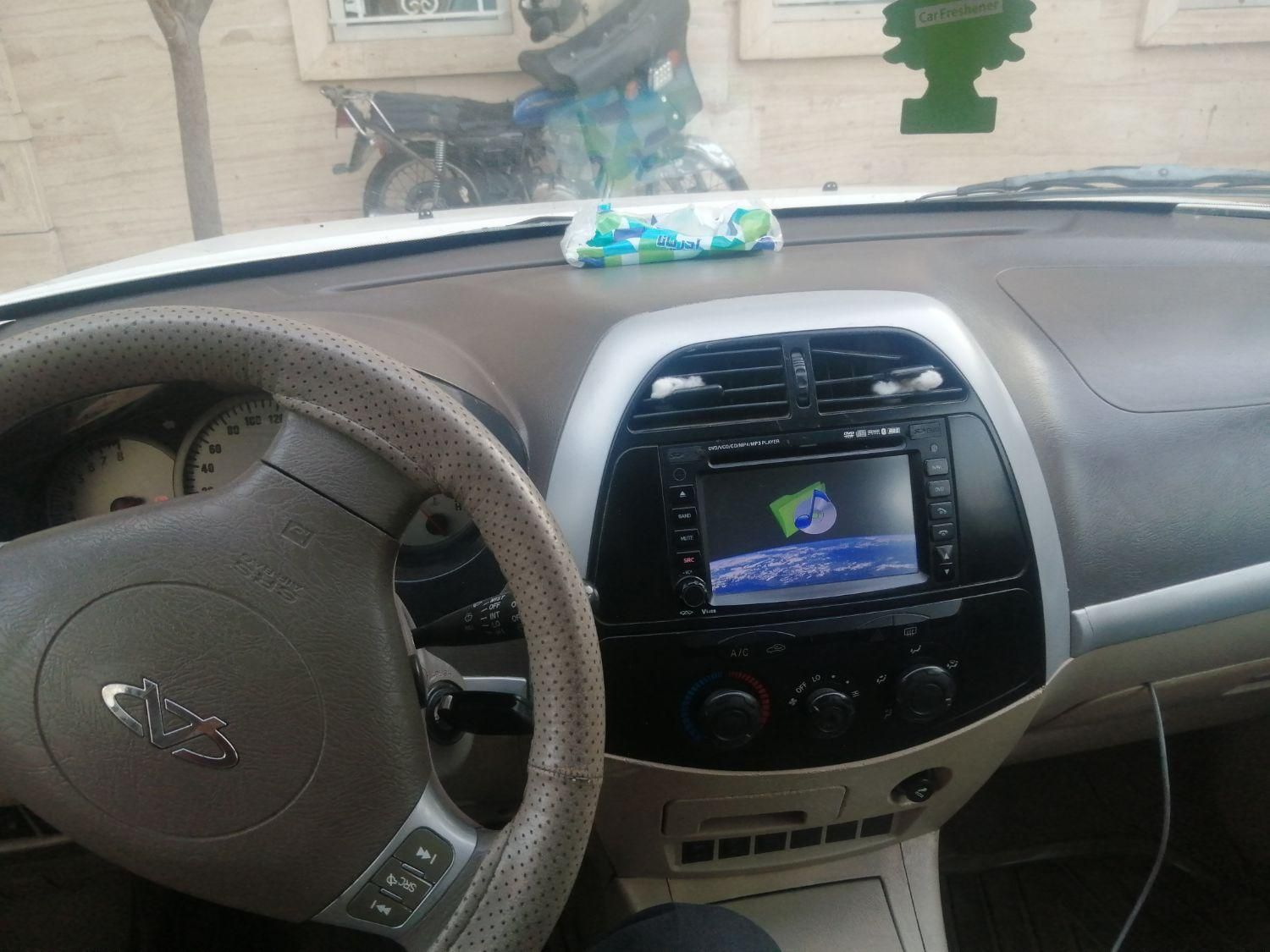 ام وی ام X33 دنده‌ای ساده - 2013