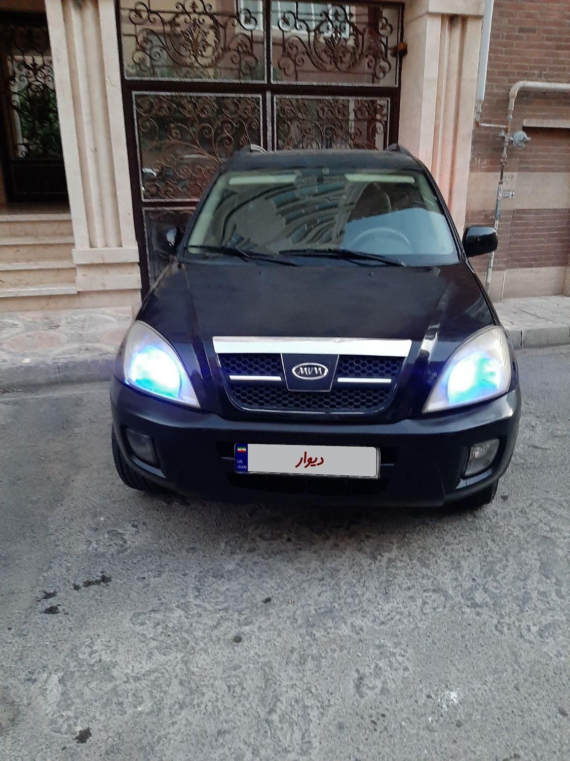 ام وی ام X33 دنده‌ای ساده - 2011
