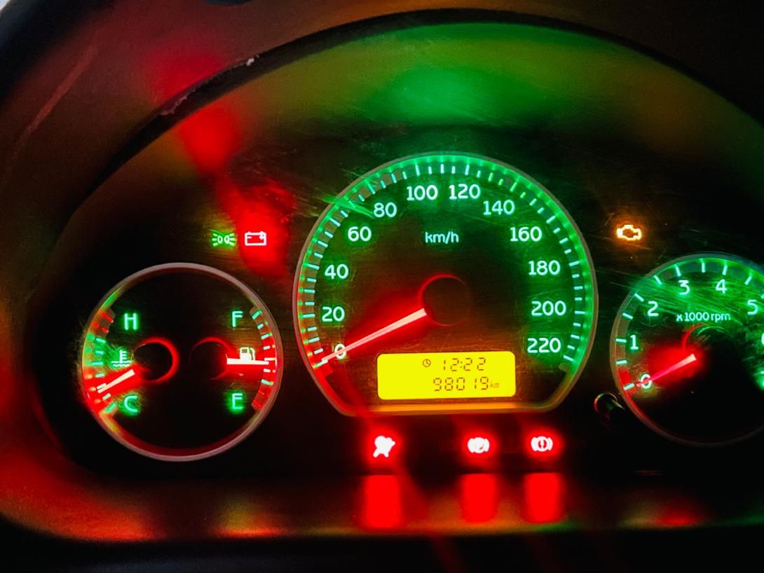 ام وی ام 110 چهار سیلندر دنده ای - 2012