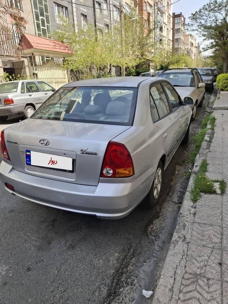 هیوندای ورنا دنده‌ ای - 2009