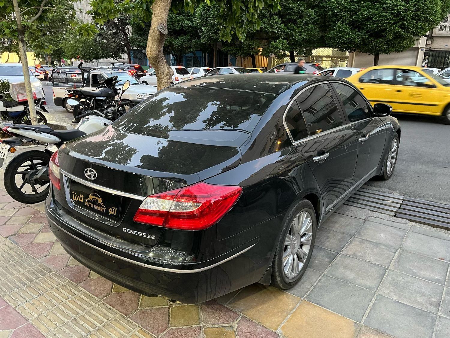 هیوندای جنسیس فول - 2011