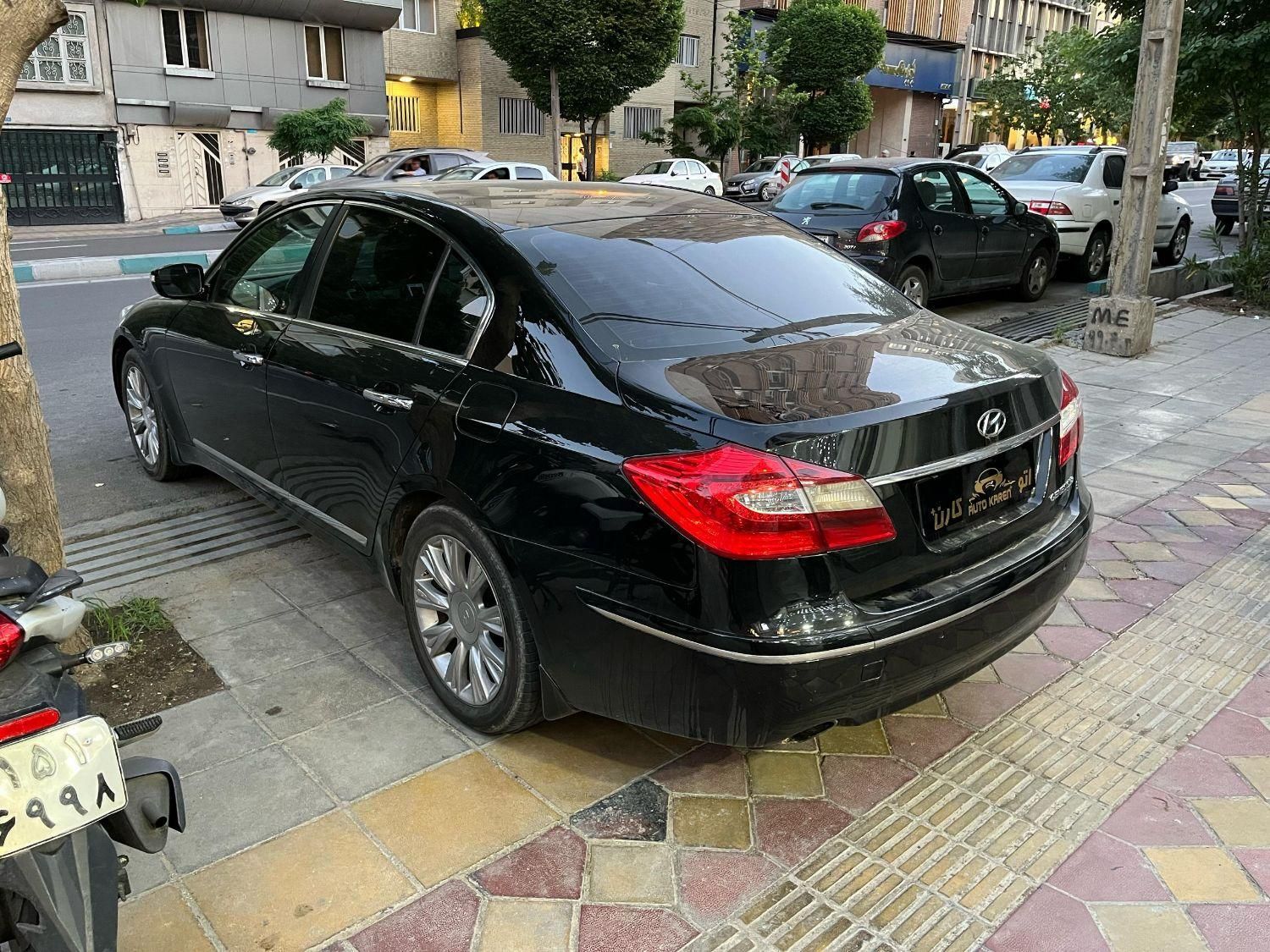 هیوندای جنسیس فول - 2011