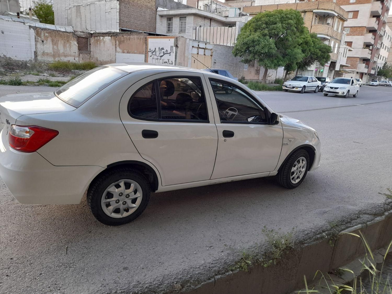 ساینا S دنده ای بنزینی - 1402