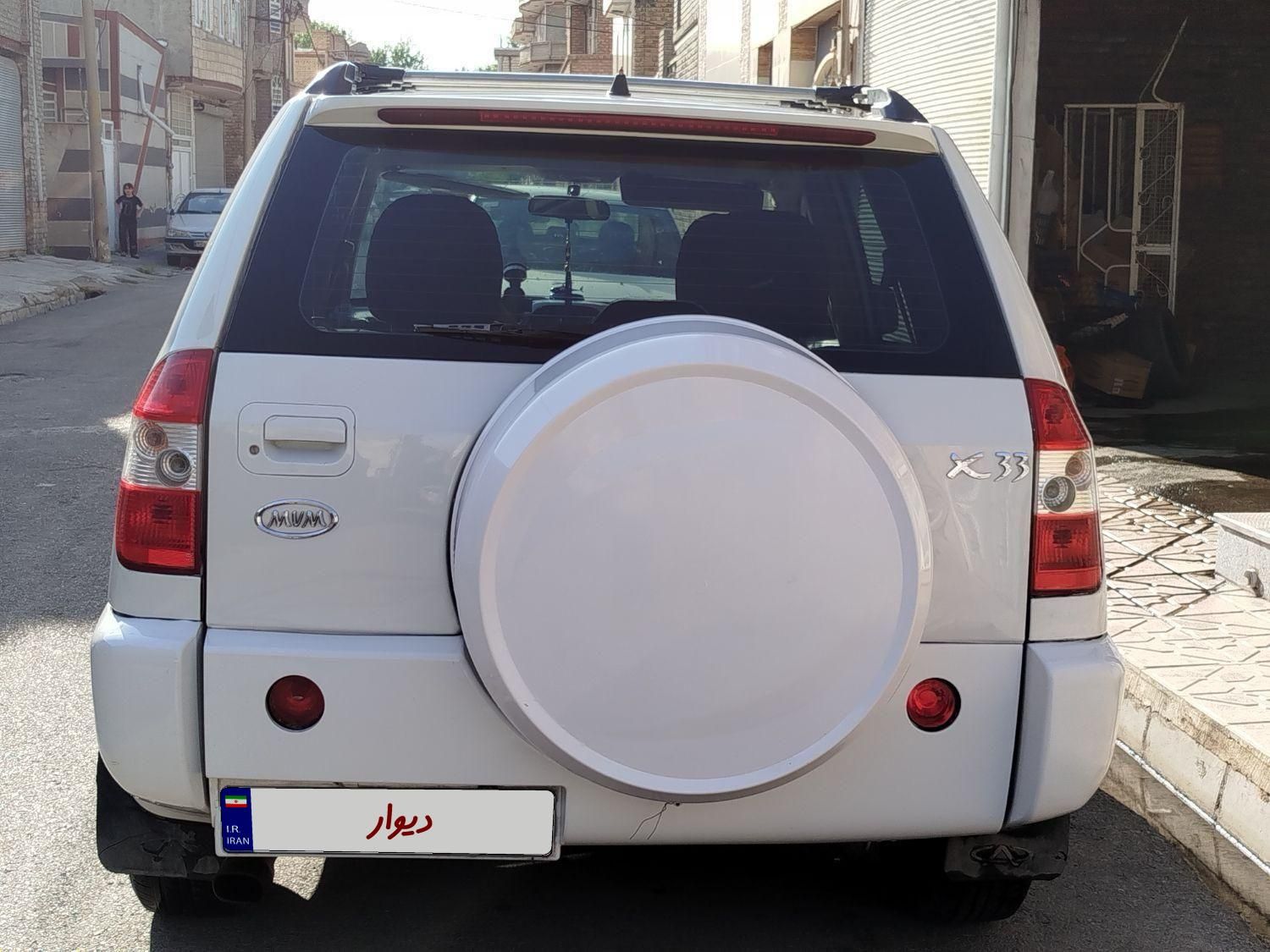 ام وی ام X33 دنده‌ای ساده - 2011