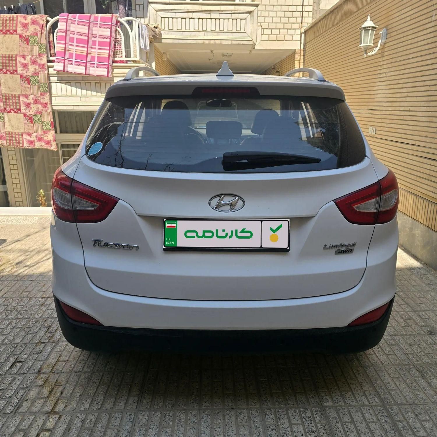 هیوندای توسان 2.4 لیتر - 2015