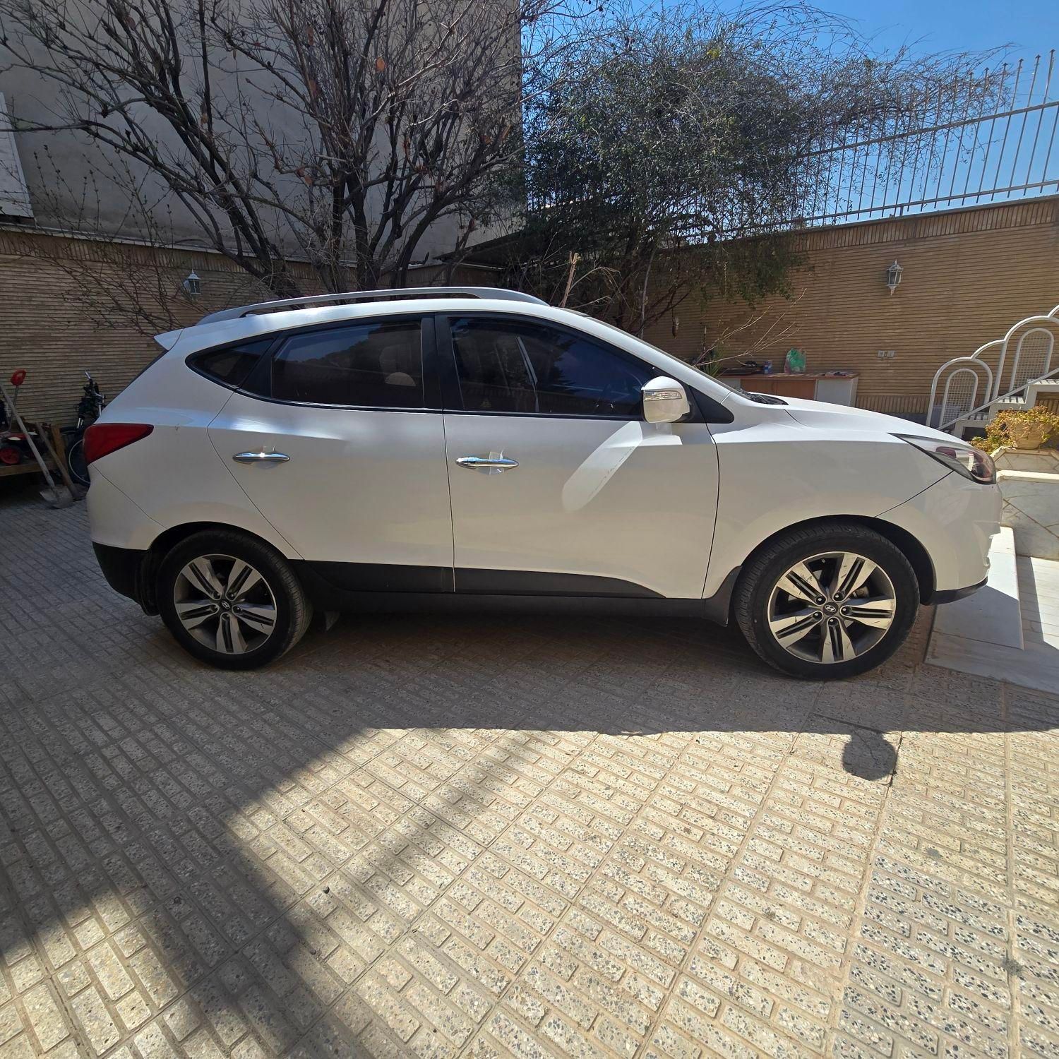 هیوندای توسان 2.4 لیتر - 2015