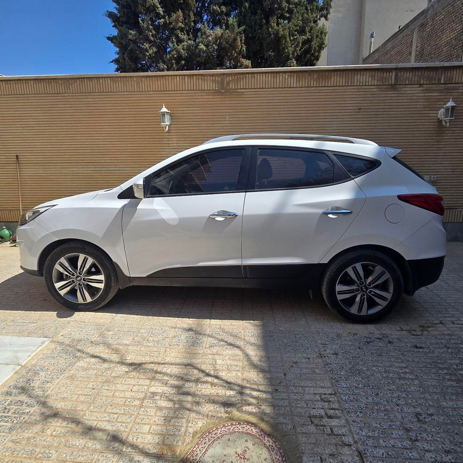 هیوندای توسان 2.4 لیتر - 2015