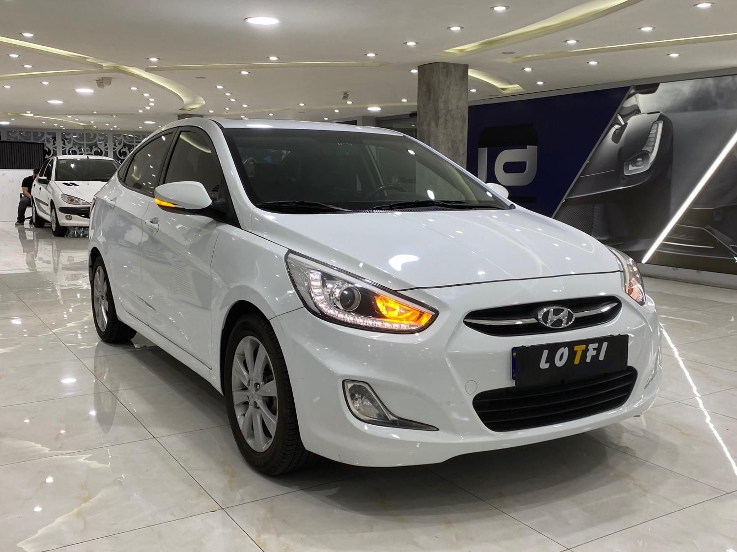 هیوندای اکسنت 1.6 لیتر ساده - 2015