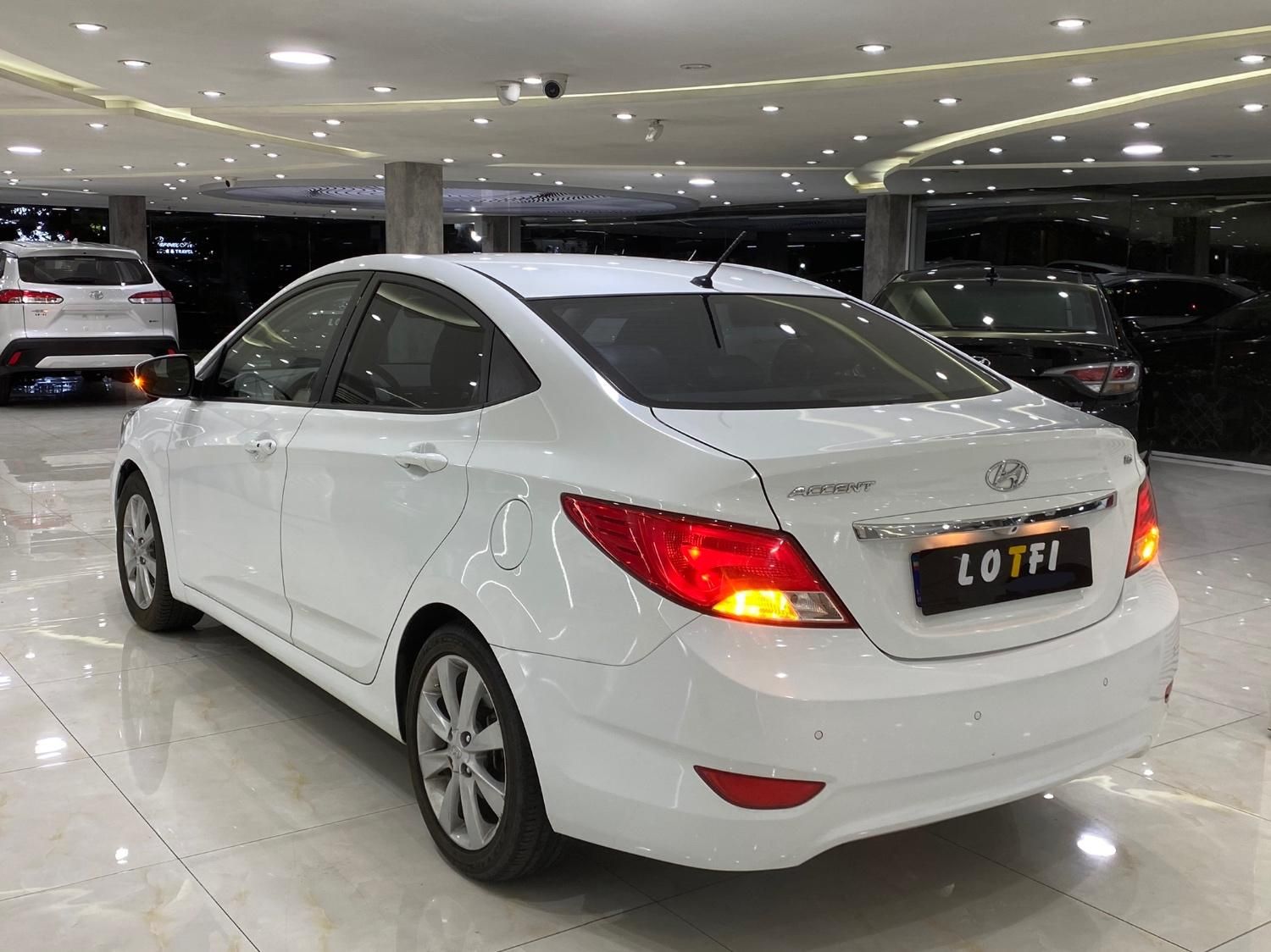 هیوندای اکسنت 1.6 لیتر ساده - 2015