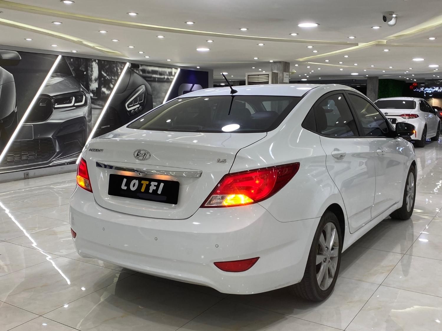 هیوندای اکسنت 1.6 لیتر ساده - 2015