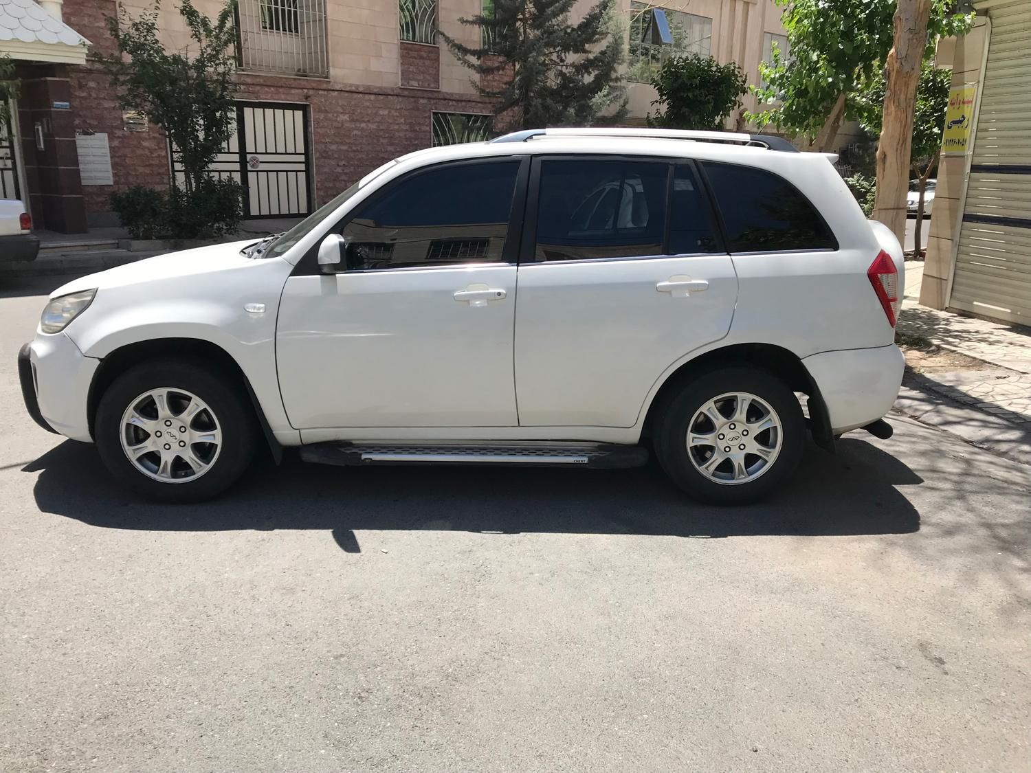 خودرو ام وی ام، X33 آگهی ann_17877503